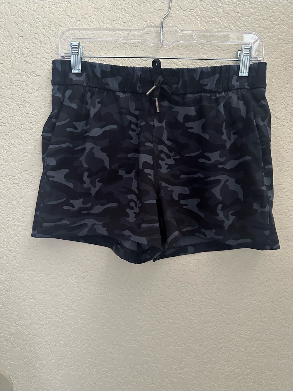 Women's Camo Athletic Shorts Size Medium